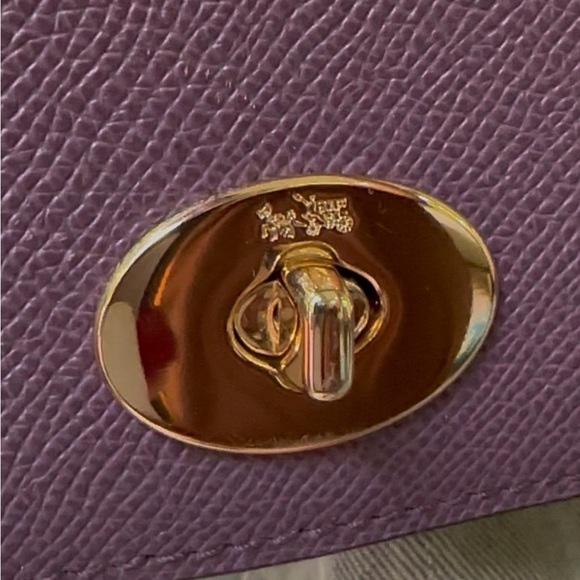 COACH PURPLE CROSSBODY BAG CLUTCH WALLET ON GOLD BEADED CHAIN - Picture 14 of 16